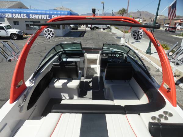 2016 Four Winns, dovoz USA — foto 7 z 12