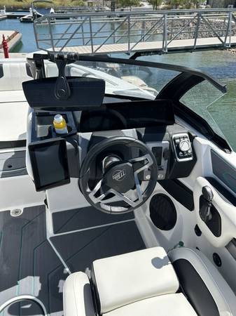 2025 Malibu, dovoz USA — foto 3 z 5