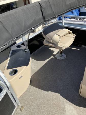 2018 Tracker, dovoz USA — foto 11 z 12