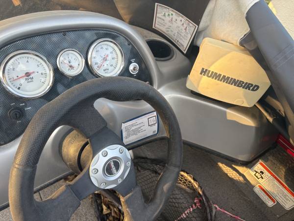 2012 Tracker, dovoz USA — foto 5 z 9