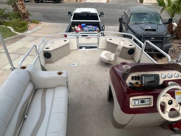 2004 Tracker, dovoz USA — foto 6 z 10