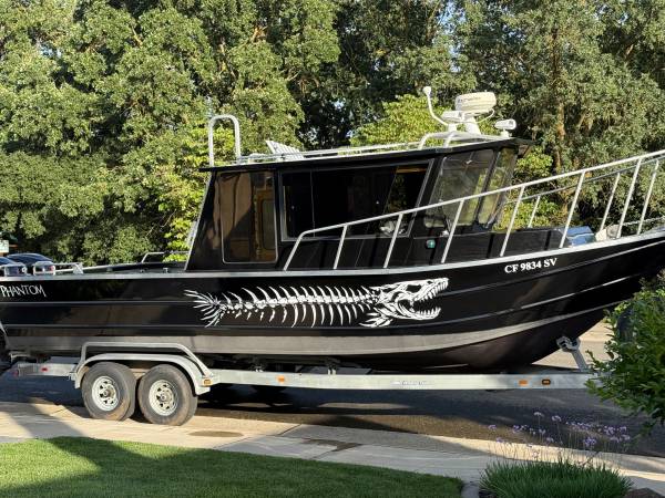 Crestliner, dovoz USA — foto 2 z 12