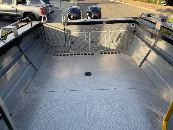 Crestliner, dovoz USA — foto 6 z 12