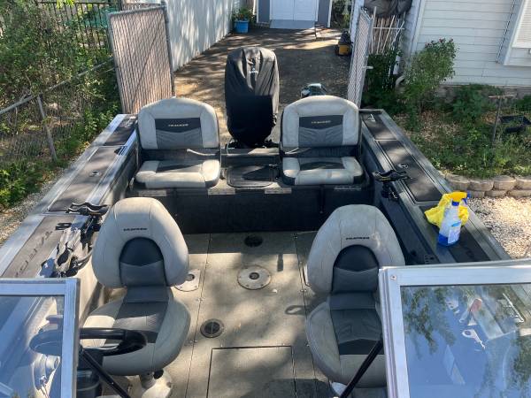 2019 Tracker, dovoz USA — foto 7 z 10