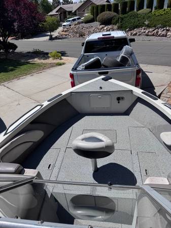 Crestliner, dovoz USA — foto 10 z 10