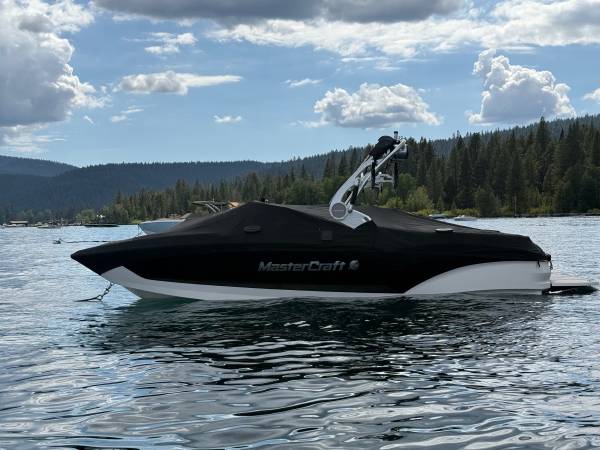 2021 MasterCraft, dovoz USA — foto 1