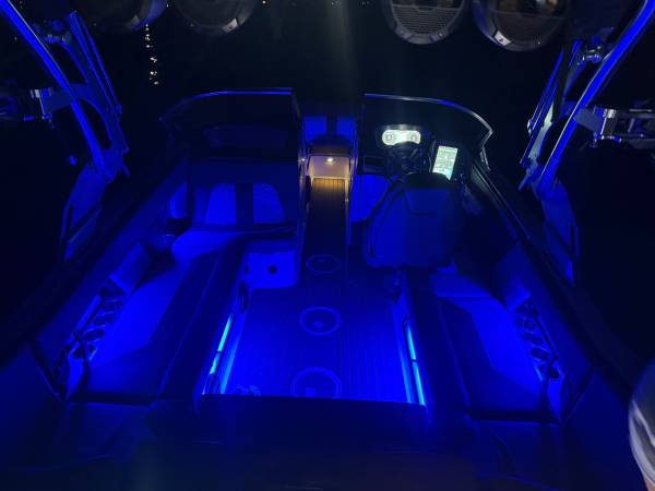 2021 MasterCraft, dovoz USA — foto 10 z 10
