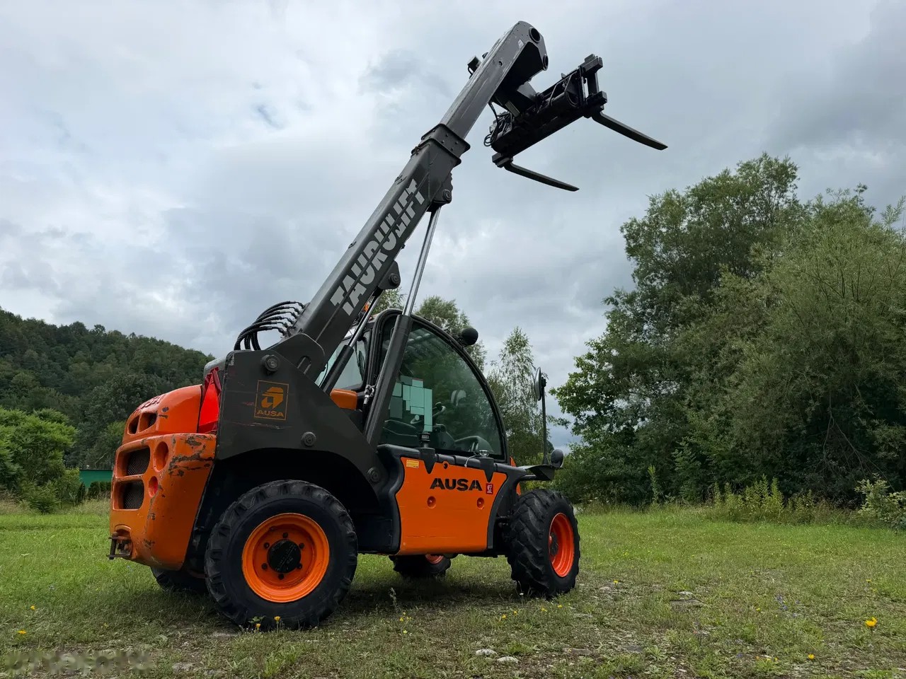 2016 Ausa T204, 3 800 mth, dovoz Skladem v EU — foto 2 z 24
