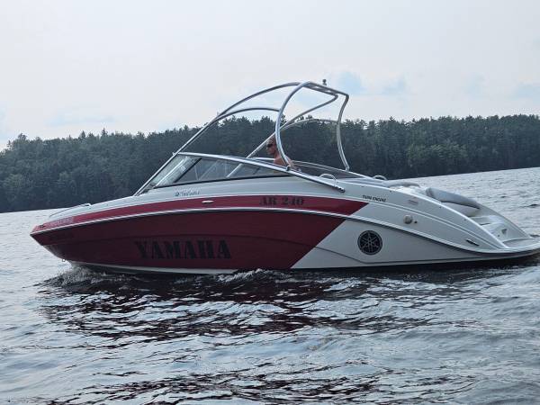 2010 Yamaha, dovoz USA — foto 9 z 12