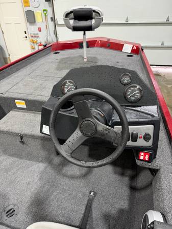 2026 Crestliner, dovoz USA — foto 4 z 5