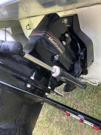 2008 Tracker, dovoz USA — foto 2 z 5