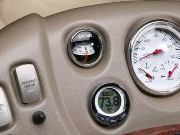 2008 Tracker, dovoz USA — foto 4 z 5