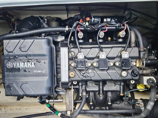 2016 Yamaha, dovoz USA — foto 9 z 10