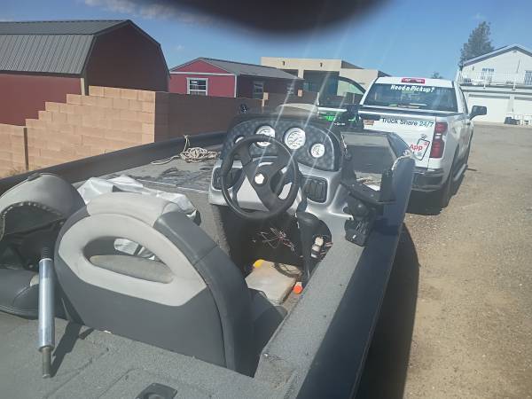 2006 Tracker, dovoz USA — foto 2 z 12