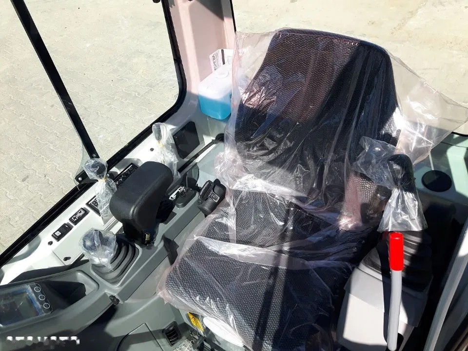 2025 Takeuchi NOVÁ, dovoz Skladem v EU — foto 11 z 14