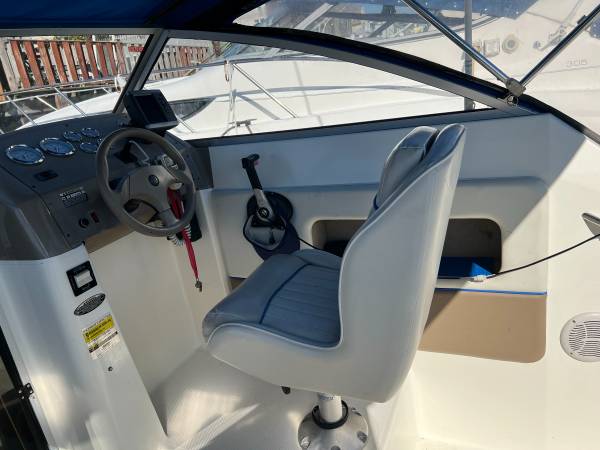 Bayliner, dovoz USA — foto 8 z 12