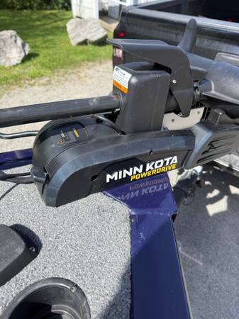 2020 Tracker, dovoz USA — foto 11 z 12