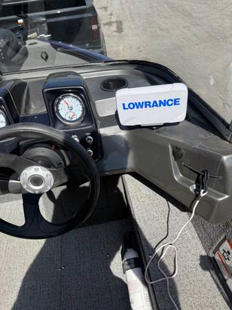 2020 Tracker, dovoz USA — foto 9 z 12