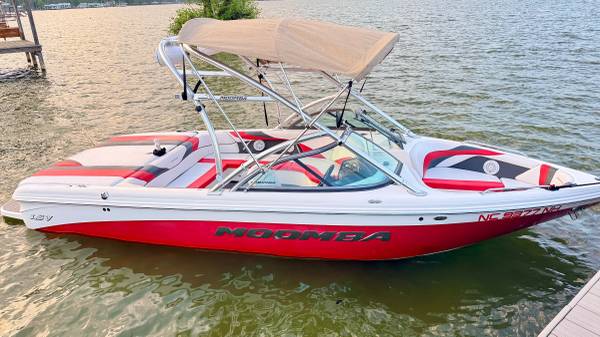 2010 MasterCraft, dovoz USA — foto 1