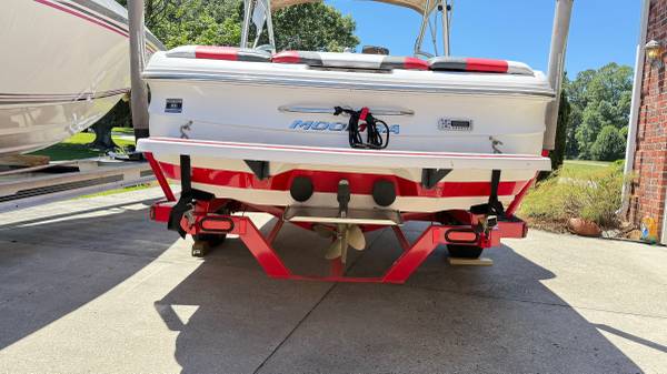2010 MasterCraft, dovoz USA — foto 11 z 12