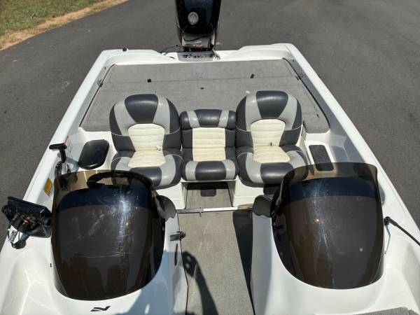 2005 Nitro, dovoz USA — foto 10 z 10