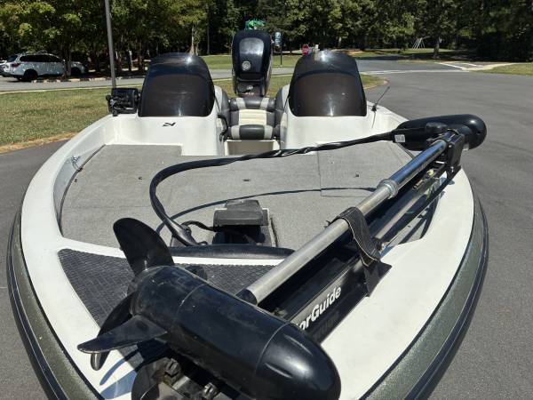 2005 Nitro, dovoz USA — foto 4 z 10