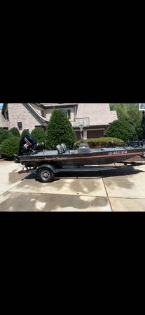 2021 Tracker, dovoz USA — foto 4 z 9