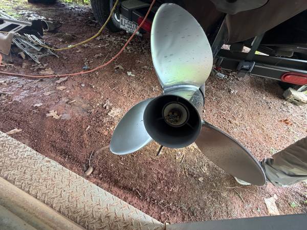 2015 Skeeter, dovoz USA — foto 12 z 12