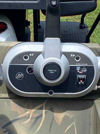 2023 Tracker, dovoz USA — foto 4 z 12