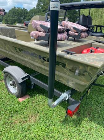 2023 Tracker, dovoz USA — foto 5 z 12