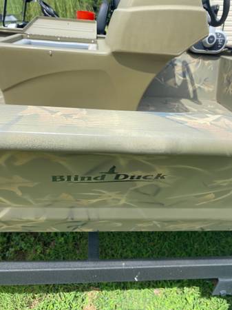 2023 Tracker, dovoz USA — foto 6 z 12
