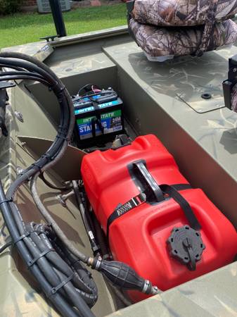2023 Tracker, dovoz USA — foto 9 z 12
