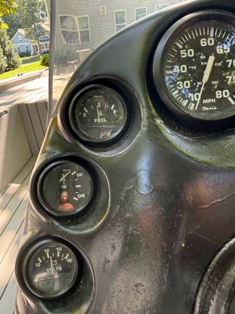1999 Lowe, dovoz USA — foto 3 z 9