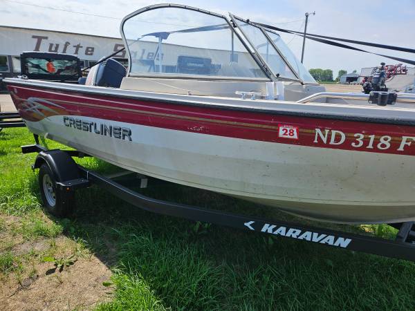 2001 Crestliner, dovoz USA — foto 1