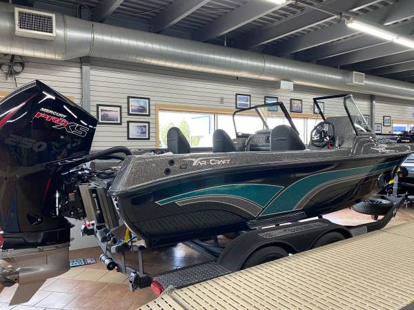2026 Tracker, dovoz USA — foto 1