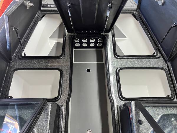 2026 Tracker, dovoz USA — foto 12 z 12