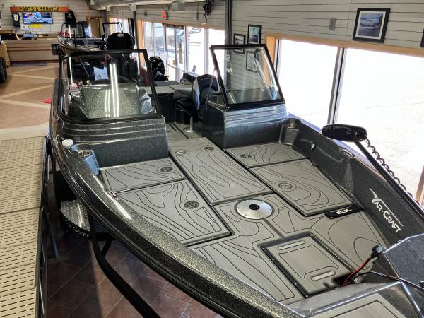 2026 Tracker, dovoz USA — foto 3 z 12
