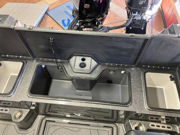 2026 Tracker, dovoz USA — foto 9 z 12