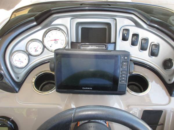 2021 Tracker, dovoz USA — foto 8 z 12