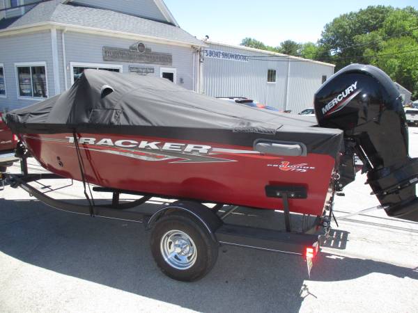 2023 Tracker, dovoz USA — foto 2 z 12