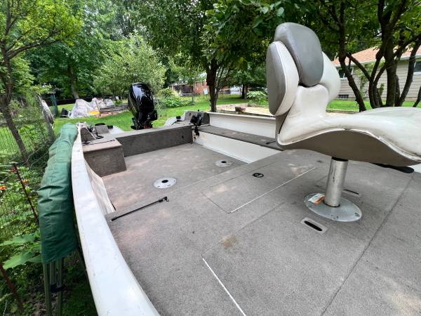 Crestliner, dovoz USA — foto 12 z 12