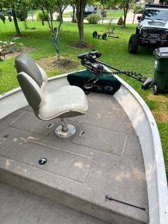 Crestliner, dovoz USA — foto 5 z 12