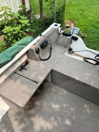Crestliner, dovoz USA — foto 8 z 12