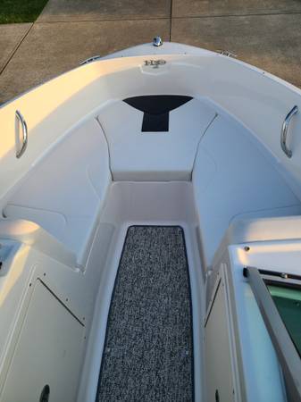 2016 Chaparral, dovoz USA — foto 11 z 12