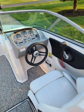 2016 Chaparral, dovoz USA — foto 7 z 12