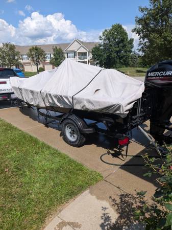 2018 Tracker, dovoz USA — foto 2 z 12