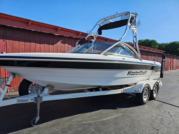 2000 MasterCraft, dovoz USA — foto 1