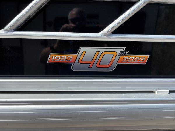 2023 Tracker, dovoz USA — foto 1