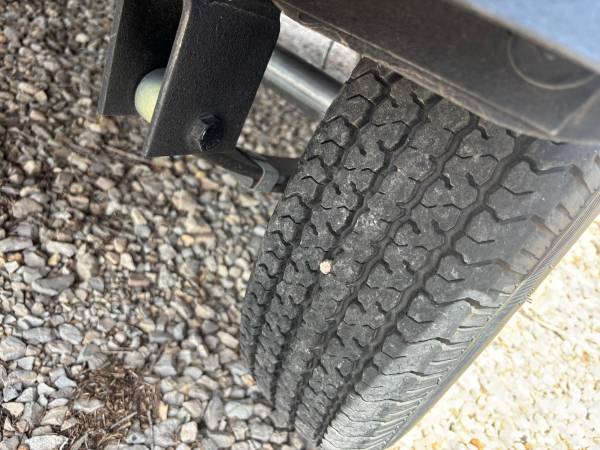 2023 Tracker, dovoz USA — foto 4 z 12
