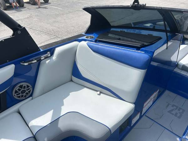 2021 Axis, dovoz USA — foto 6 z 12